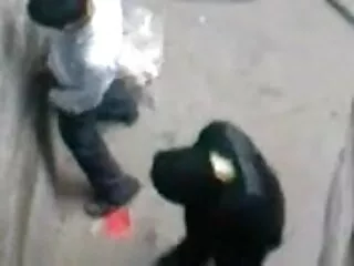 महिलाओं सेक्सी फिल्म वीडियो फुल एचडी ने पुरुषों की जमकर धुनाई की