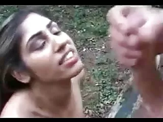 उसकी योनी में ऊँगली सेक्सी फुल मूवी एचडी में फिसलती हुई